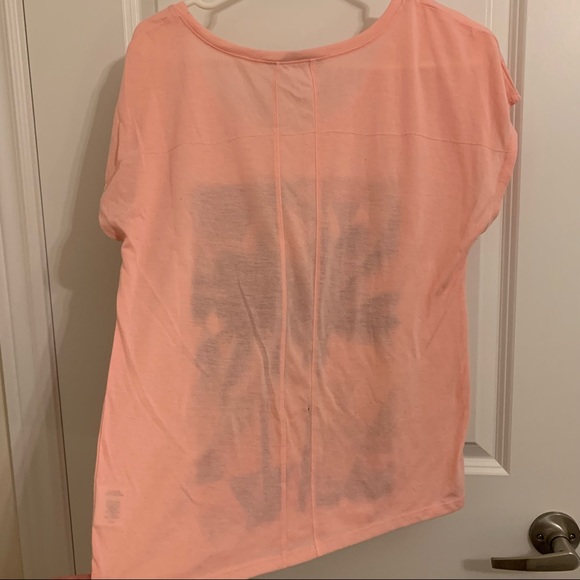 Cute tee - Picture 2 of 3